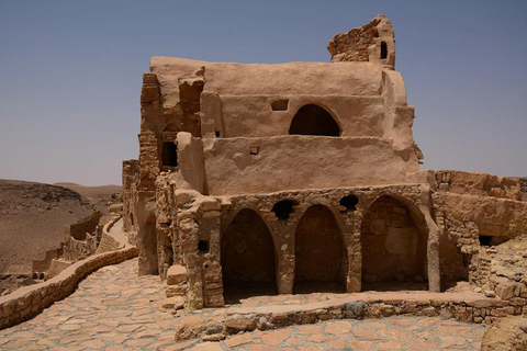 Vanuit Tunis en Hammamet: 2-daagse tour naar Ksar Ghilane en Tataouine