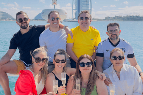 迪拜：私人游艇巡航（可选配美食套餐）3小时游船之旅