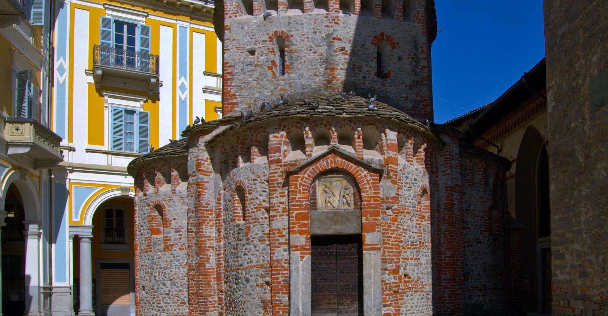 Biella: tour a piedi guidato con ingresso alla cattedrale