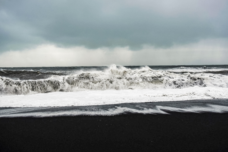 Islandia: tour de costa sur, playas arena negra y cataratasTour en grupo con servicio de recogida y regreso al hotel