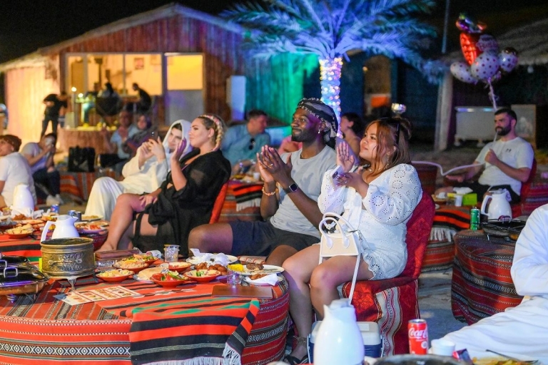 Dubái: Safari por el desierto con un toque VIPTour compartido de 7 horas con cena VIP BBQ