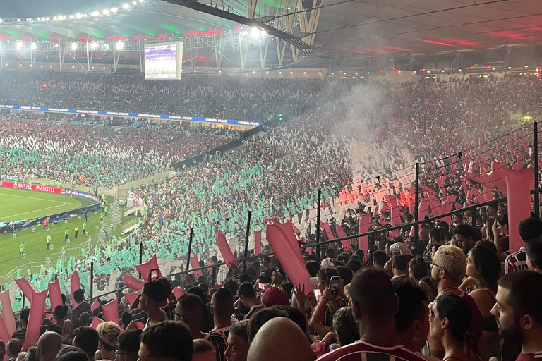 Mecz piłki nożnej Fluminense na Maracanã z lokalnymi gospodarzami