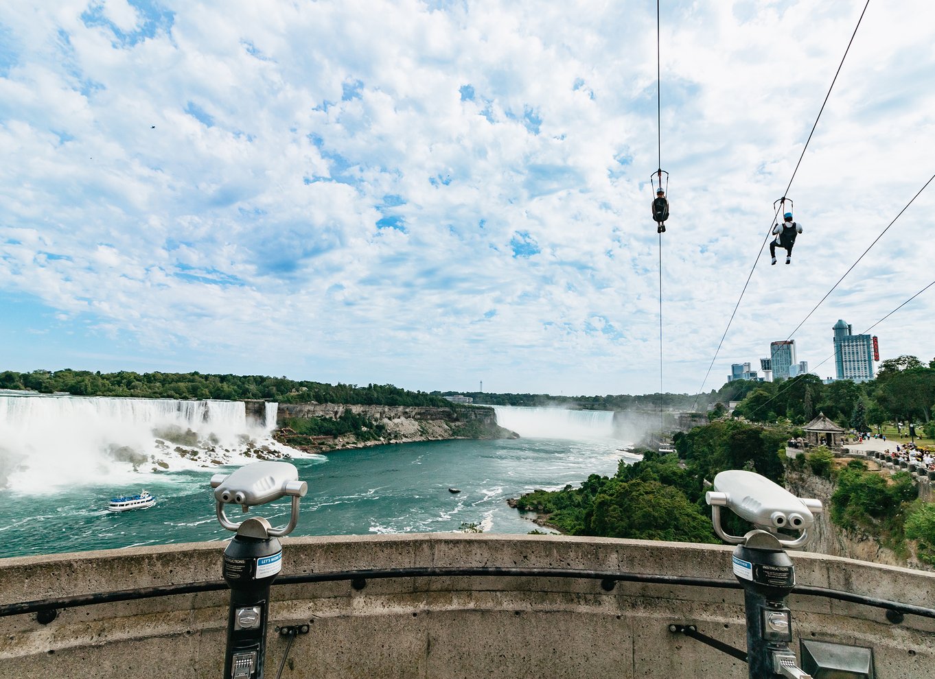 Niagara Falls, Canada: Zipline til vandfaldene