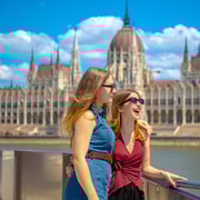 Budapest: Crociera turistica con prosecco e vino illimitati