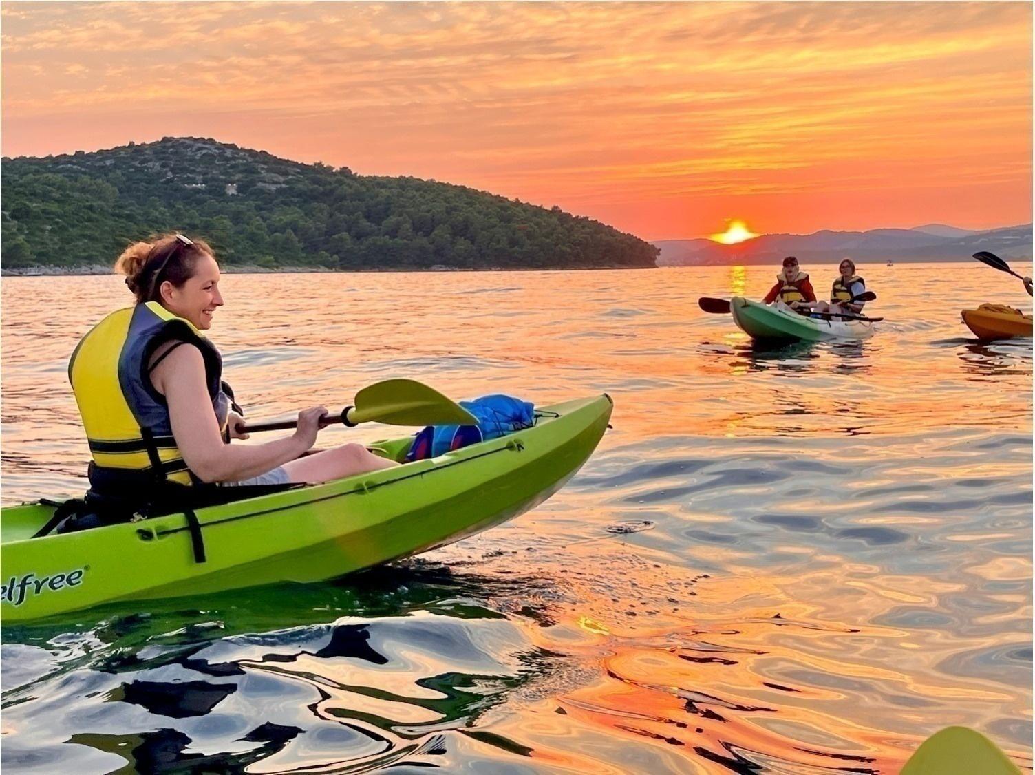 Insel Čiovo: Kajak-Tour bei Sonnenuntergang mit Wein