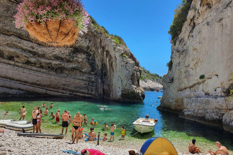 Desde Vis: Excursión en lancha rápida - Vis, Biševo y Cueva Azul (compartida)Desde Vis: tour en lancha motora - Vis, Biševo y la Cueva Azul (compartido)