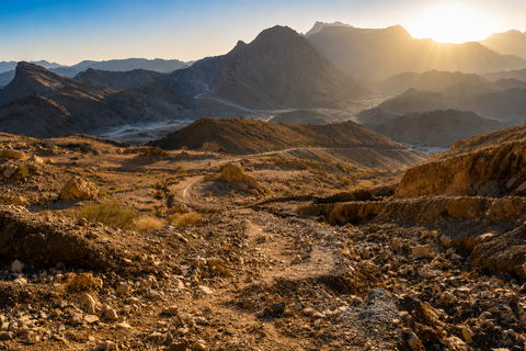 Muscat: Jebel Khoneh Sunset Tour with Transfers