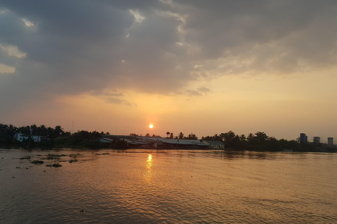 Excursão particular de meio dia - Mercado flutuante de Cái RăngExcursão particular de meio dia - Mercado flutuante de Cai Răng
