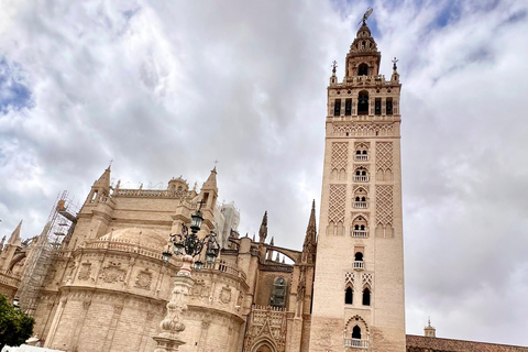 Sevilla: Tour a pie privado por la ciudad