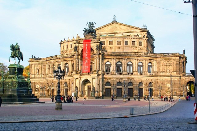 Dresden: Old Town Highlights Self-guided Tour