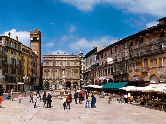 Explore Verona's Charm: Arena Walking Tour
