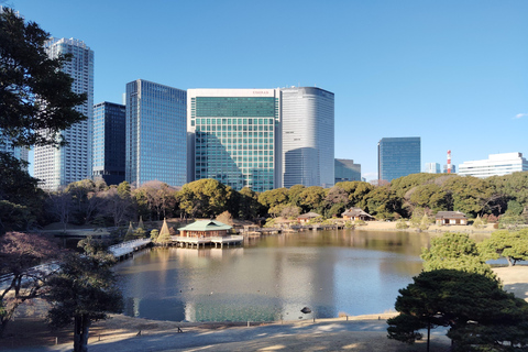 Tokyo: Hama-rikyu Garden Guided Tour with Entry Ticket