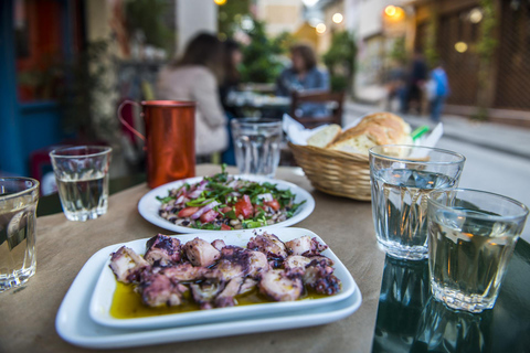 Tour a pie de comida en Atenas - grupo reducidoTour a pie en grupo reducido en inglés