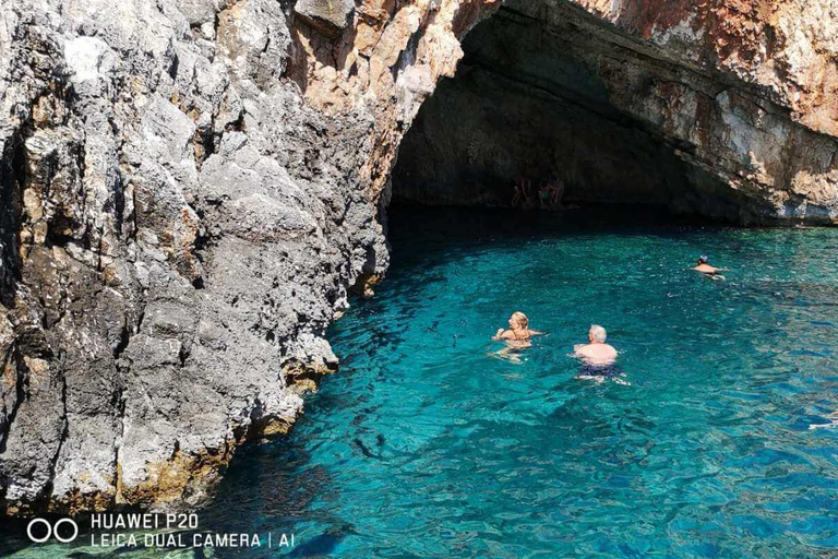 Zakynthos: Xigia, Navagio Shipwreck and Blue Caves Boat Tour