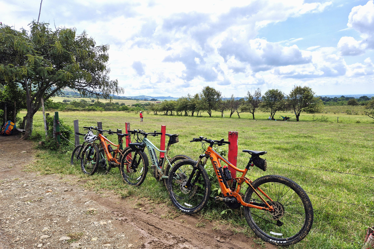 E-bike Tour: Hacienda, Viewpoint & Waterfall, Cali Ebike Tour "Paradise Road", viewpoint, hacienda el paraiso