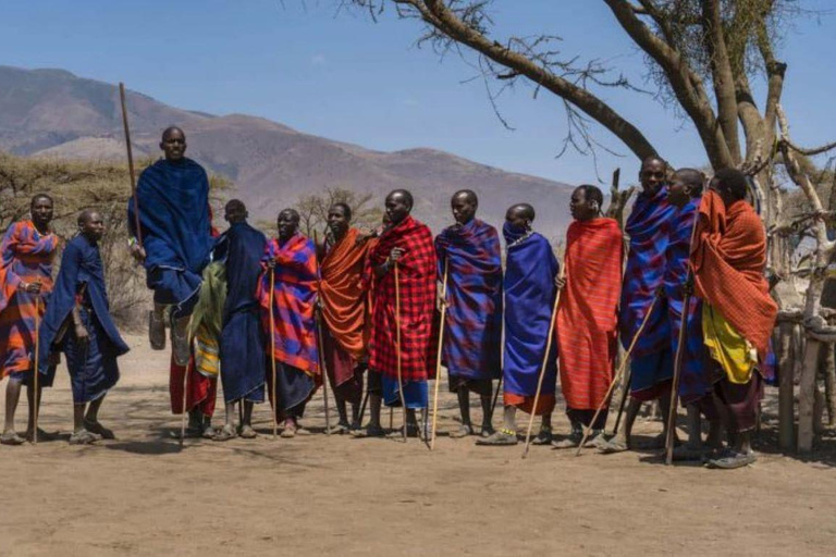 Kulturell rundtur i Maasai-by