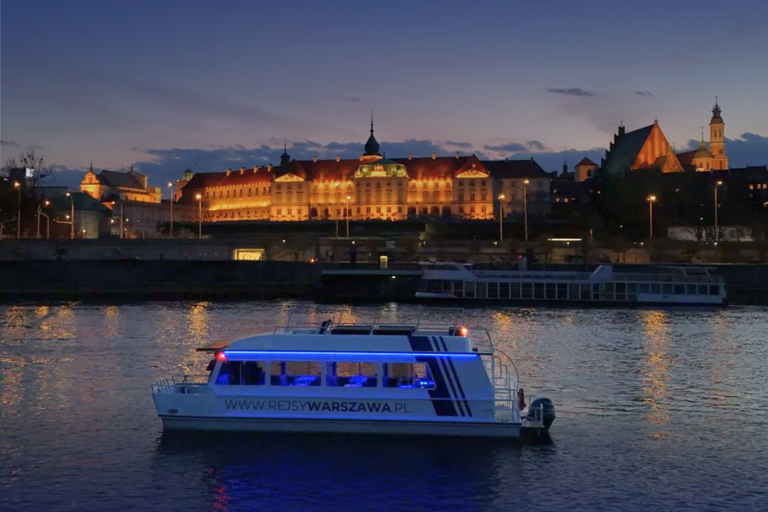 Warsaw: Heated Private Cruise - Food & Unlimited Mulled Wine