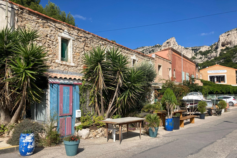 Calanques Ridge Trek with Panoramic Mediterranean Views