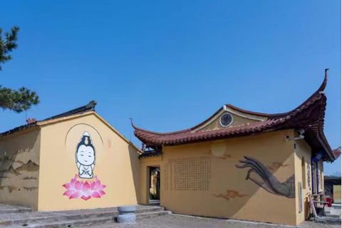 From Shanghai: Taihu Dongshan Hike & Lakeside Sunset Tour