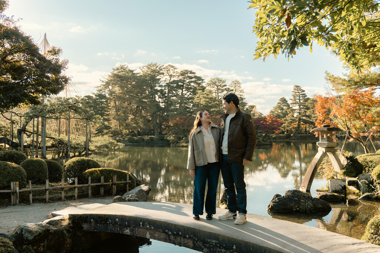 Kanazawa: Private Tour with Photographer and Photoshoot Kanazawa: Private Tour with Photographer - Half Day