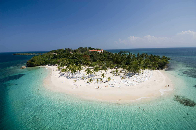 Wasserfall El Limón und Insel Cayo Levantado von Bayahibe aus