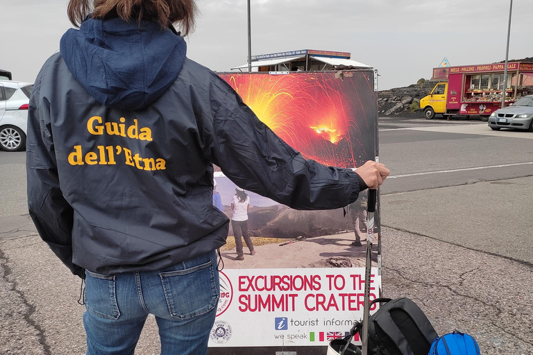 Etna: Krater Centralny (3340 m n.p.m.) z kolejką linową i jeepemEtna: wycieczka do krateru centralnego (3340)