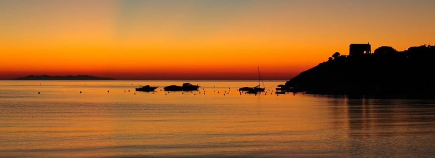 Palerme : coucher de soleil avec dîner à bord d'un bateau de luxe