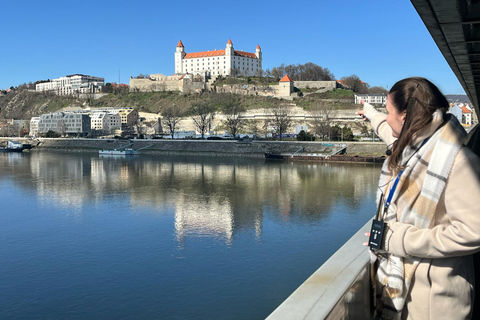 Bratislava: tour guiado a pie por el casco antiguo y el castilloBratislava: visita guiada a pie por el casco antiguo y el castillo con narración completa