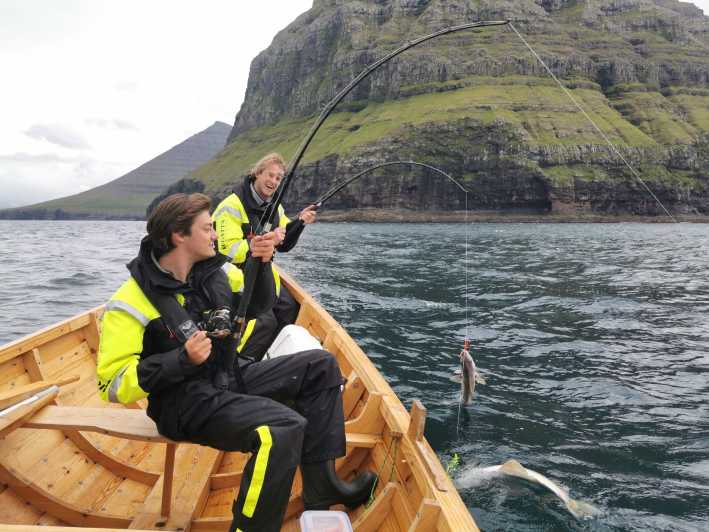 Hvannasund: tour guidato in barca con pesca