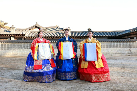 Seoul: Yeinbang Photoshoot Experience with Photographer Yeinbang:30 minutes of filming