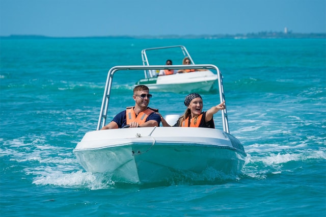 Cancun: Speedboat tour to a Virgin Beach