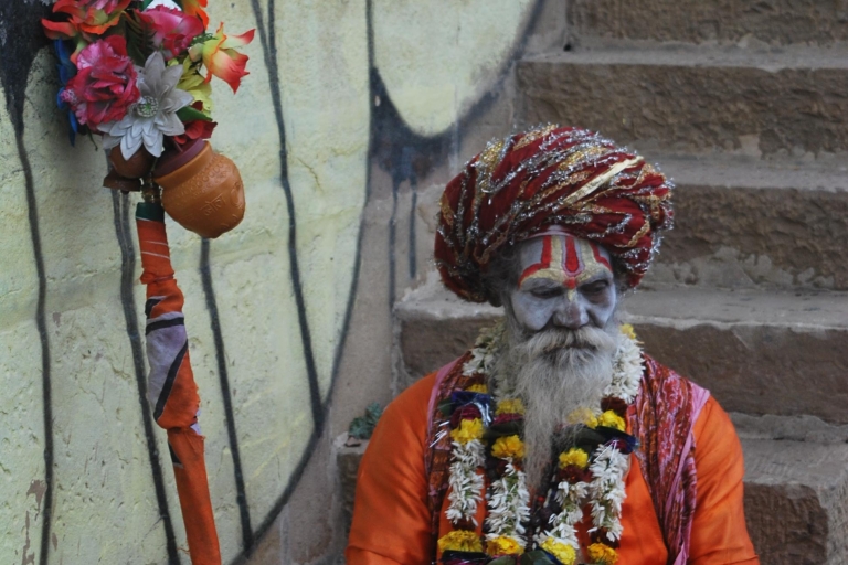 Varanasi Dagtour - Varen, Wandelen, Yoga Tempel, WorstelenVaranasi-dagtocht