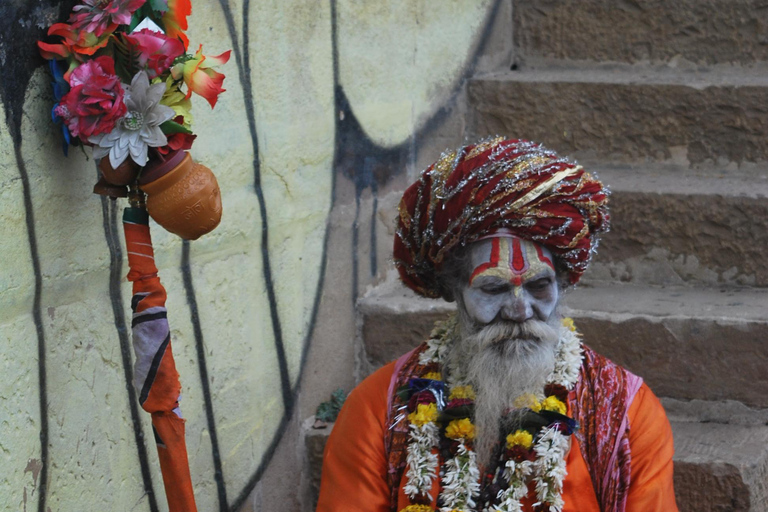 Varanasi Dagtour - Varen, Wandelen, Yoga Tempel, WorstelenVaranasi-dagtocht