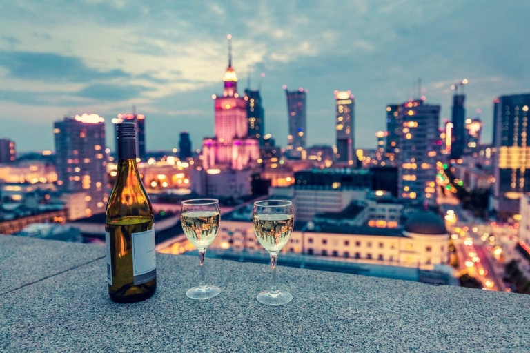 Privérondleiding wijnproeven door Warschau met wijnexpert3 uur: 5 wijnen proeven met hapjes en rondleiding door de oude binnenstad