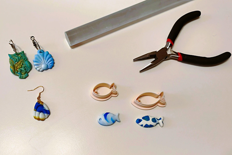 Athens: Jewelry-Making Workshop with Drink