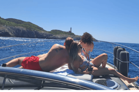 Amalfi: Crucero privado con snorkel por Capri y la costa con brunchdesde Amalfi: Excursión en barco por la Costa de Capri&Amalfi con barco de lujo