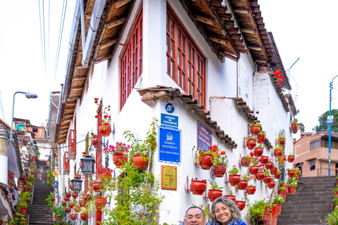 Cusco: Guided City Walking Tour with Photoshoot + dron video
