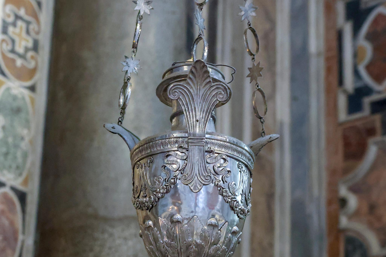 Rome: St. Peter’s Basilica & Underground Tombs Tour Group Tour in French