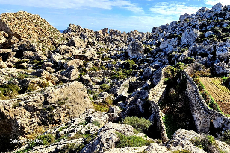 Gozo Unveiled: Wycieczka piesza z przewodnikiem połączona z boulderingiem