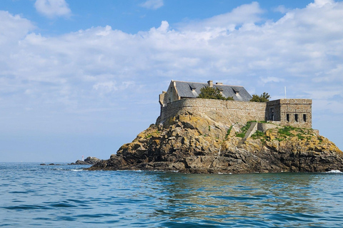 Saint-Malo: Sea walk & discovery of the Bay Saint-Malo: A boat ride in the Bay