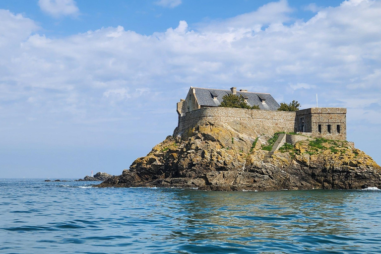 Saint-Malo: Sea walk & discovery of the Bay Saint-Malo: A boat ride in the Bay