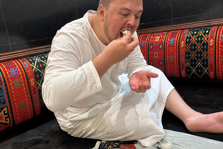 Jeddah: Caminhada na Montanha da Lua e Yoga ao Pôr do Sol