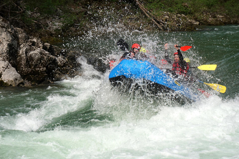 Excursão aventureira de rafting no Salza - pura ação de águas brancas!