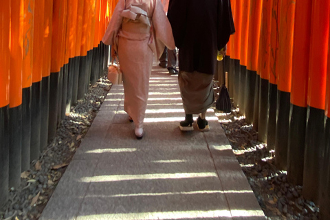 Kyoto: Early-Access Fushimi Inari Private Walking Tour