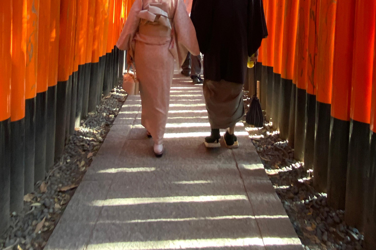 Kyoto: Early-Access Fushimi Inari Private Walking Tour