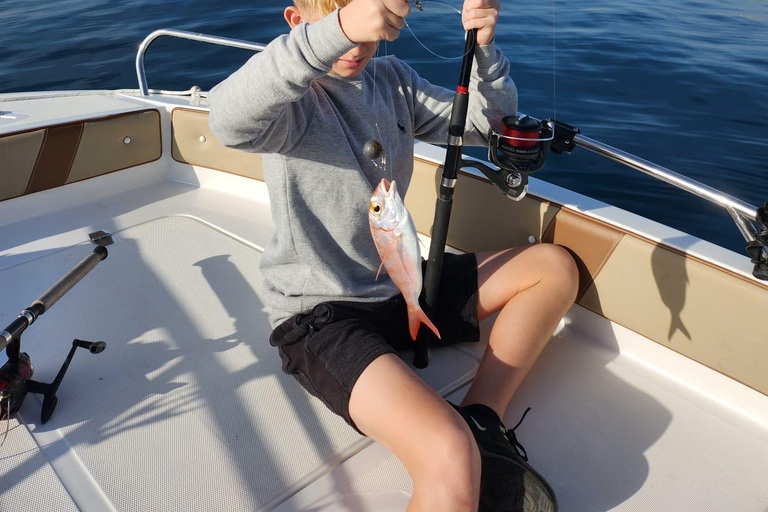 Fuengirola: Salida de Pesca con Bebidas y Material