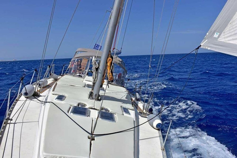 Lindos-Rhodes: Sailing Trip with Lunch and Drinks