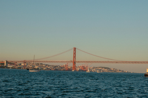 Lisbon 2 Hours Sailing Day Tour and Cruise With Drinks Lisbon: 2H Sailing Day and Cruise Tour