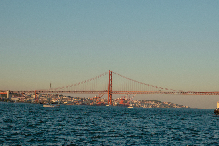 Lisbon 2 Hours Sailing Day Tour and Cruise With Drinks Lisbon: 2H Sailing Day and Cruise Tour
