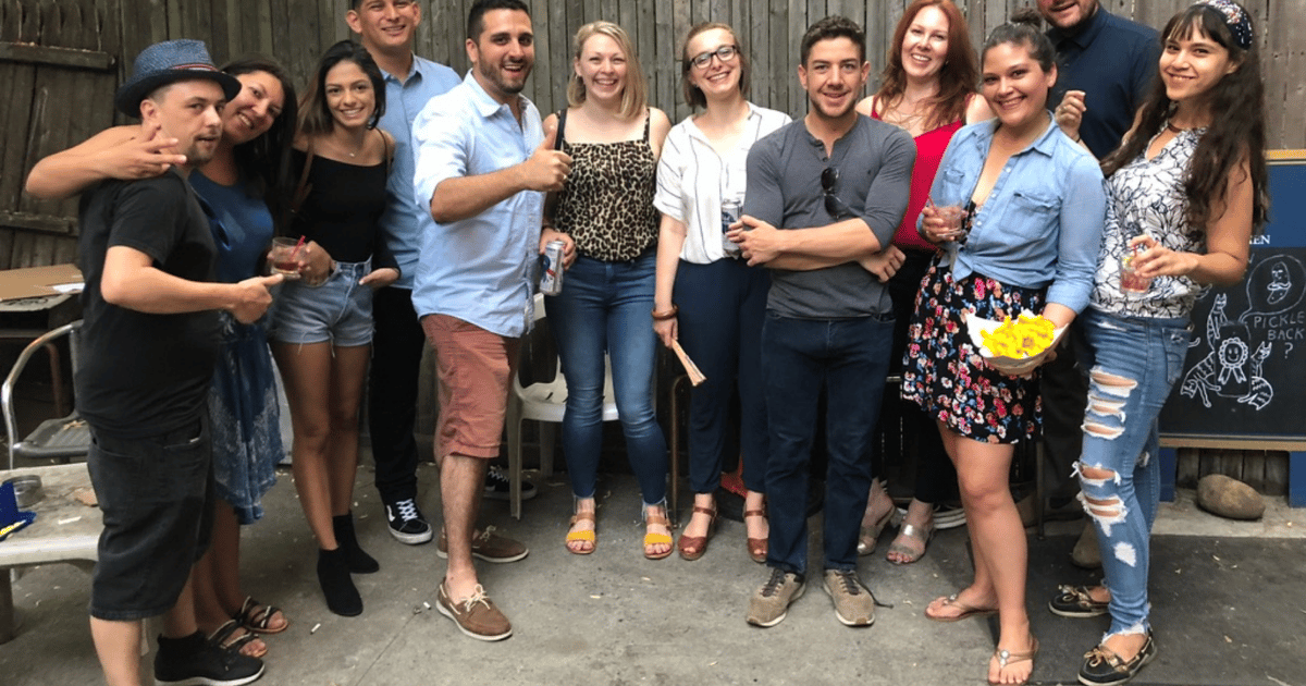 Lower East Side & Alphabet City Divebar Crawl mit den Bar Buds GetYourGuide